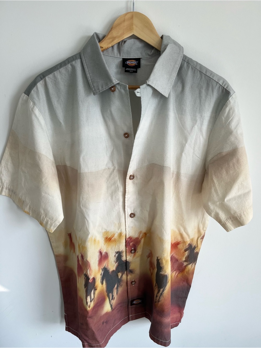 Dickies Men’s Short-Sleeve Gradient Horse Print Camp Shirt Size M
